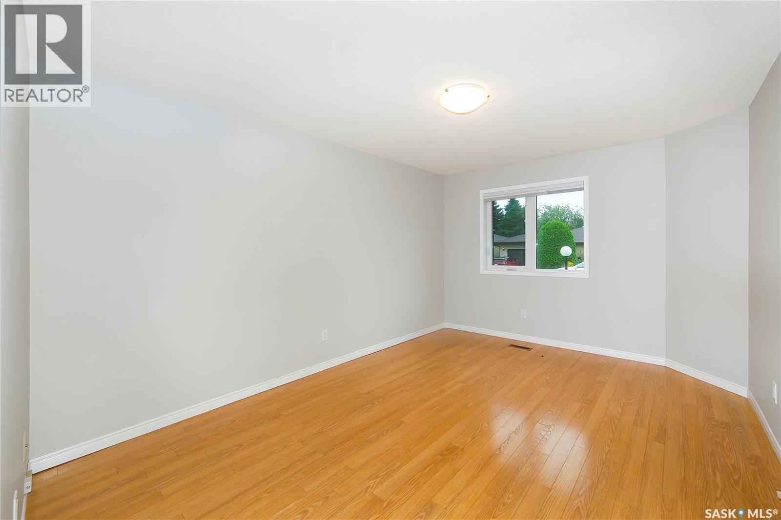 8 3415 Calder Crescent Property Photo 26