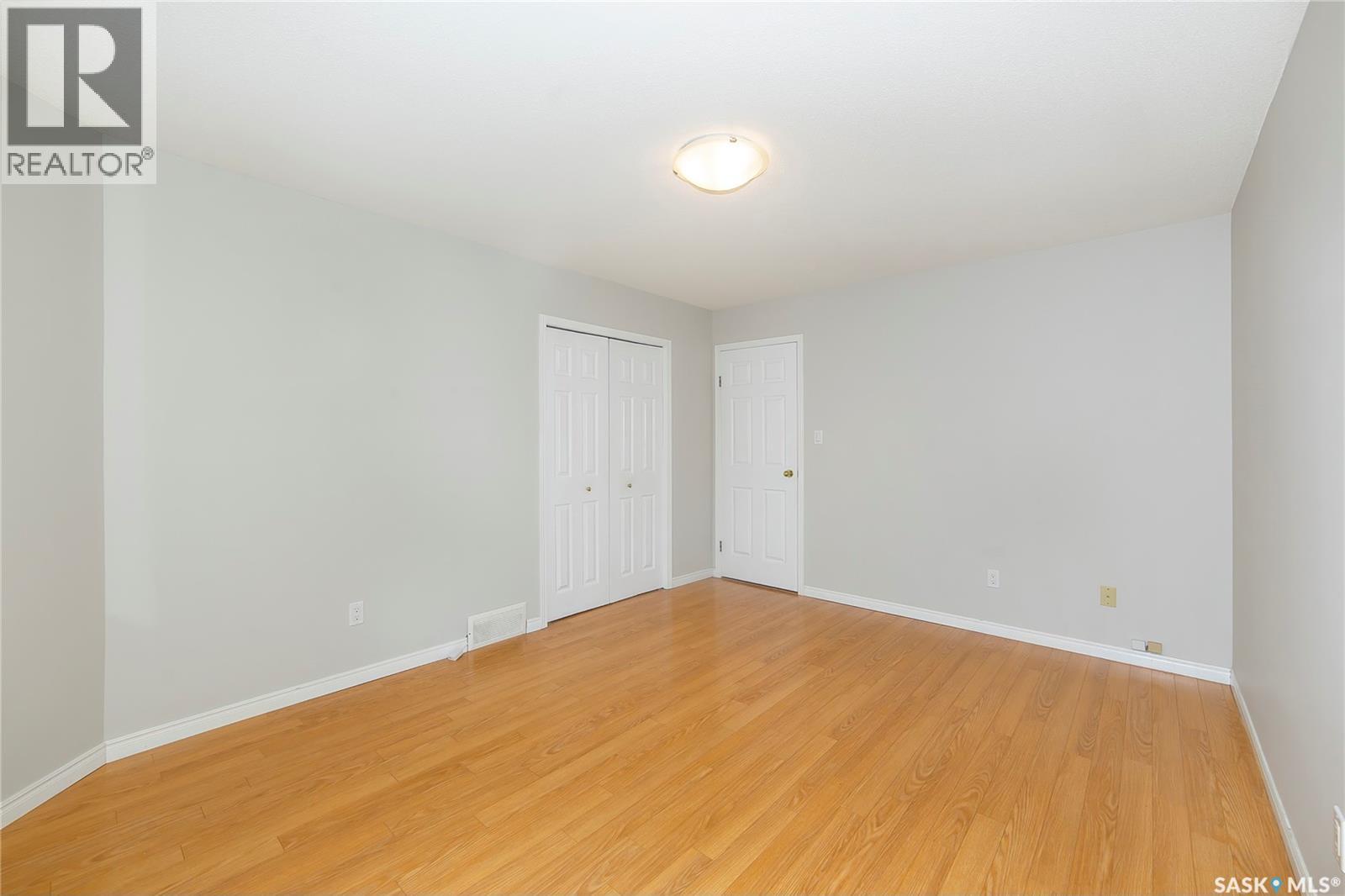 8 3415 Calder Crescent Property Photo 27
