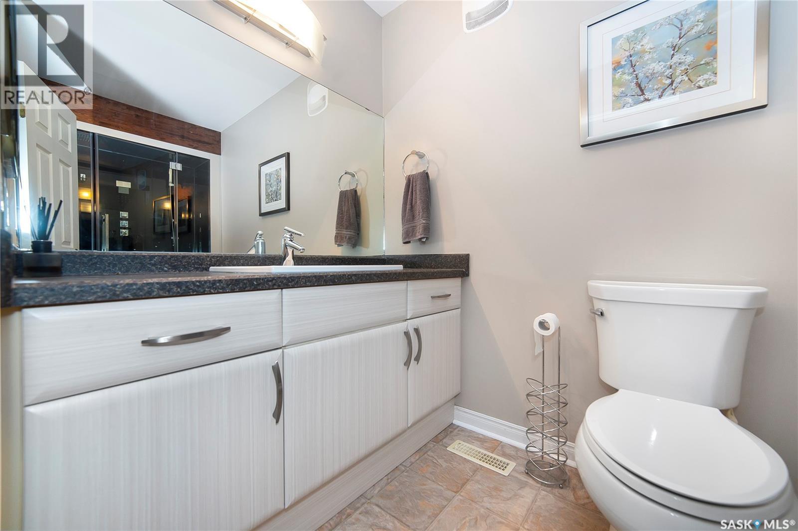 8 3415 Calder Crescent Property Photo 35