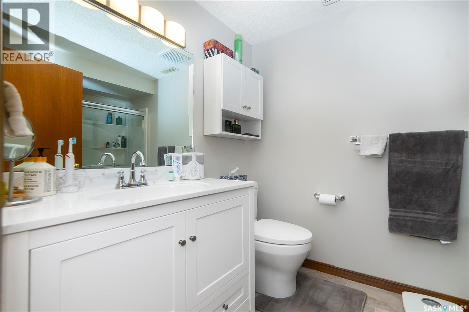 8 3415 Calder Crescent Property Photo 44