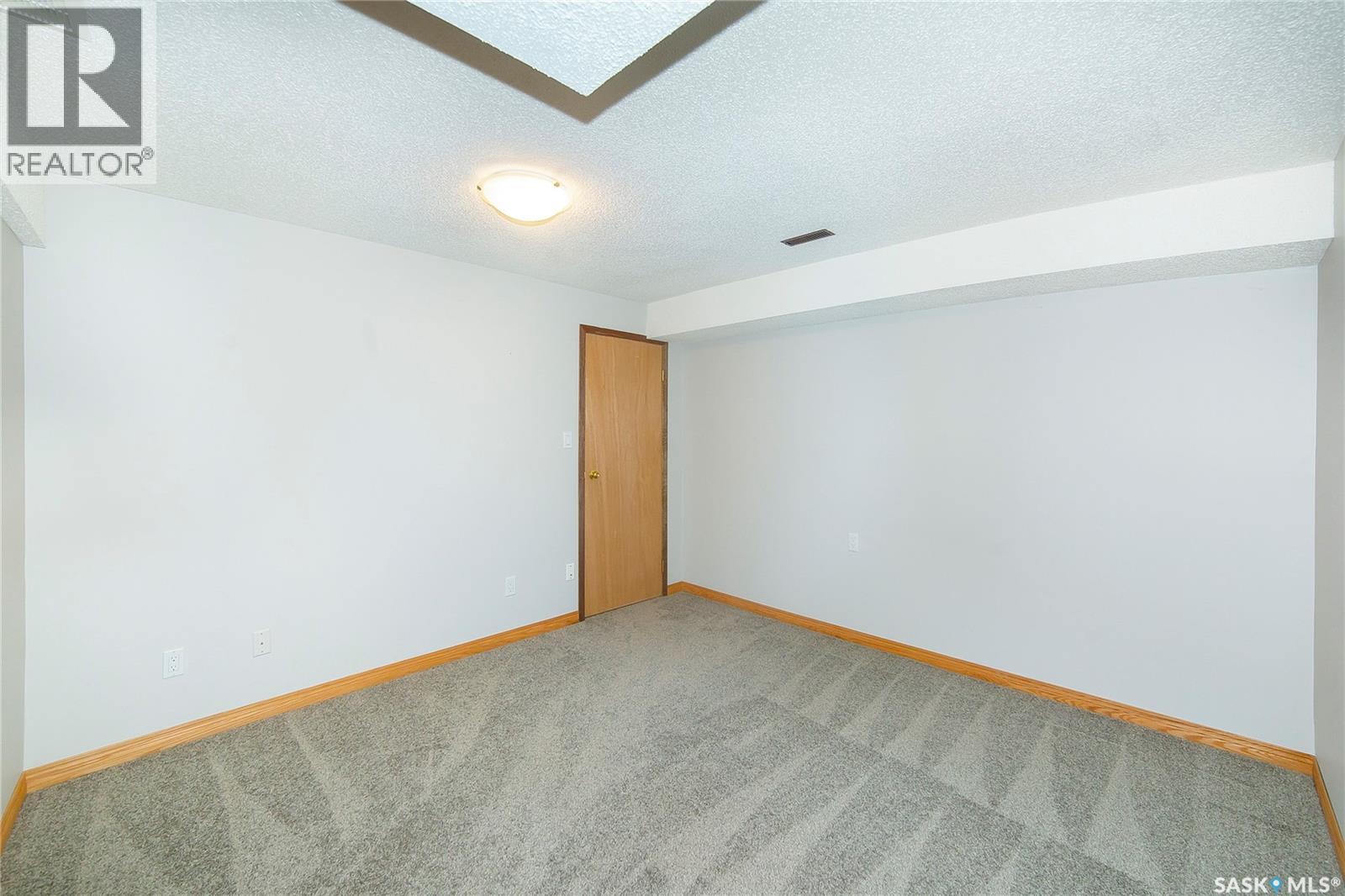 8 3415 Calder Crescent Property Photo 46