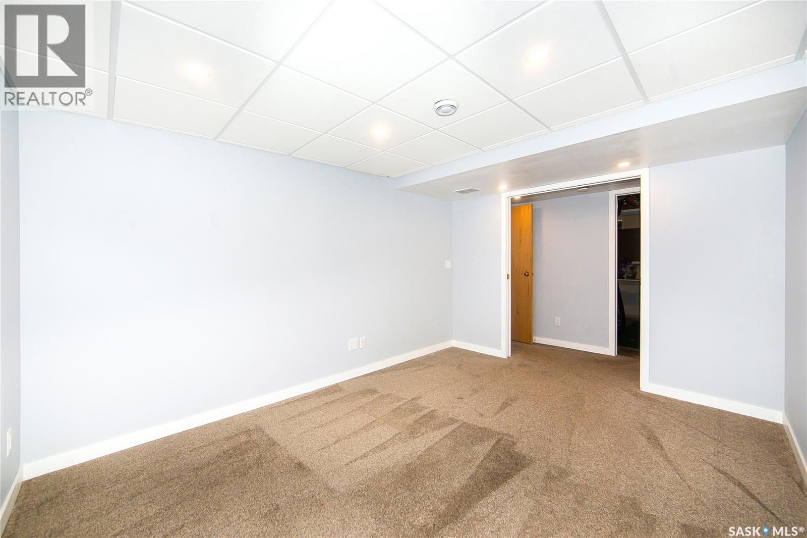 8 3415 Calder Crescent Property Photo 49