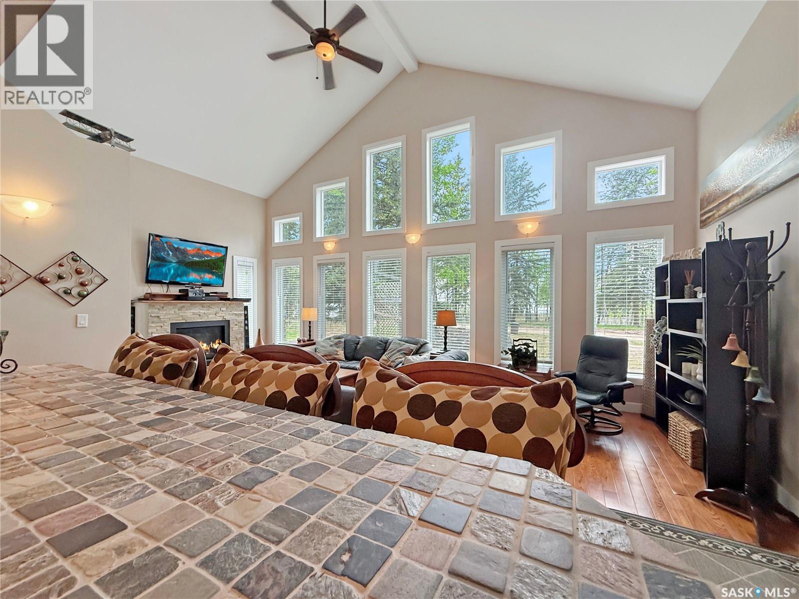 110 Lakeshore Drive Property Photo 6