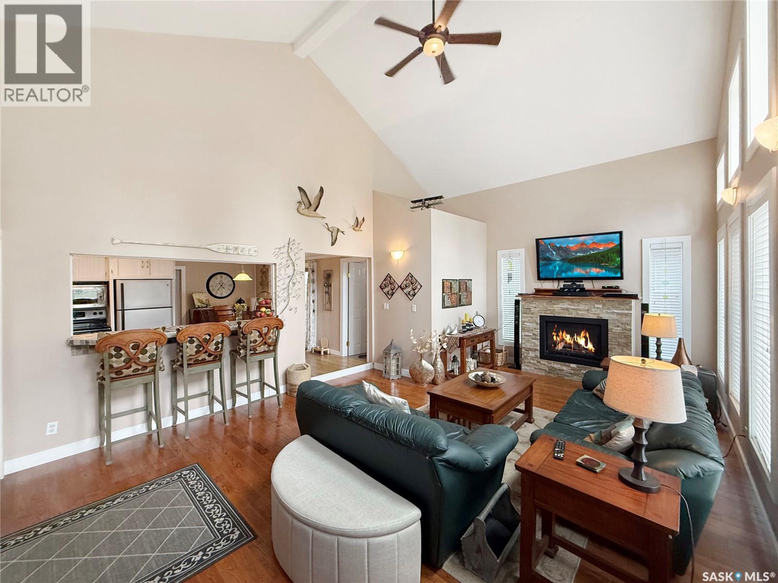 110 Lakeshore Drive Property Photo 8