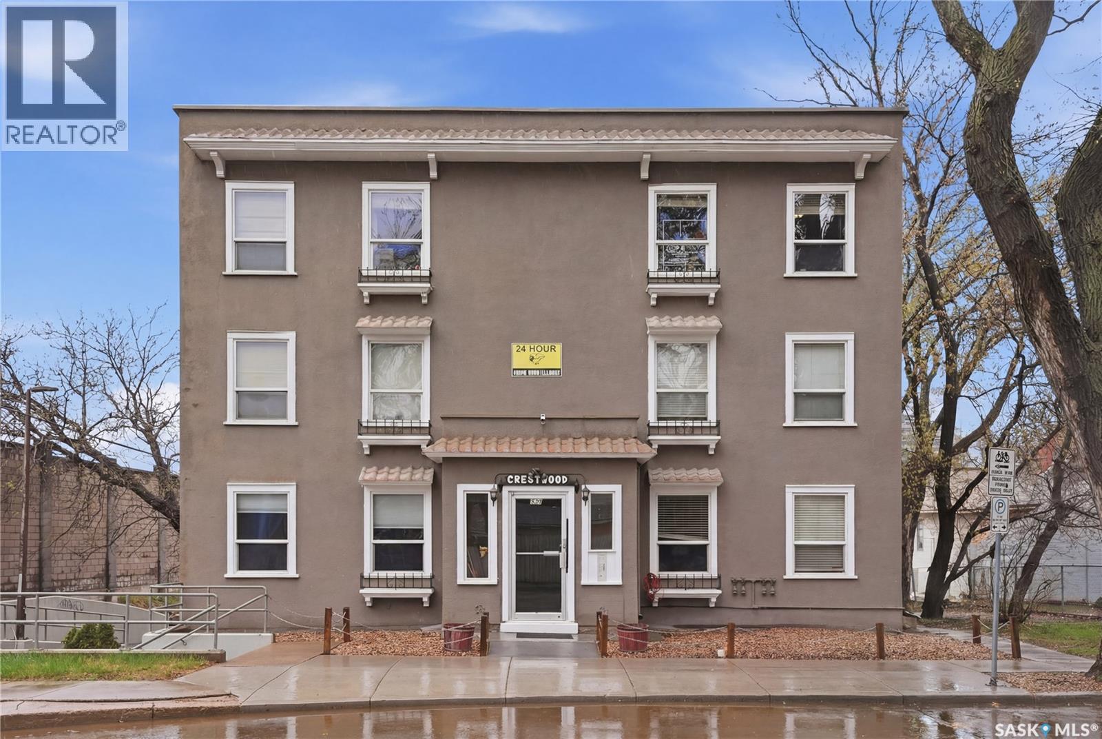 129 11th Street E Property Photo 2