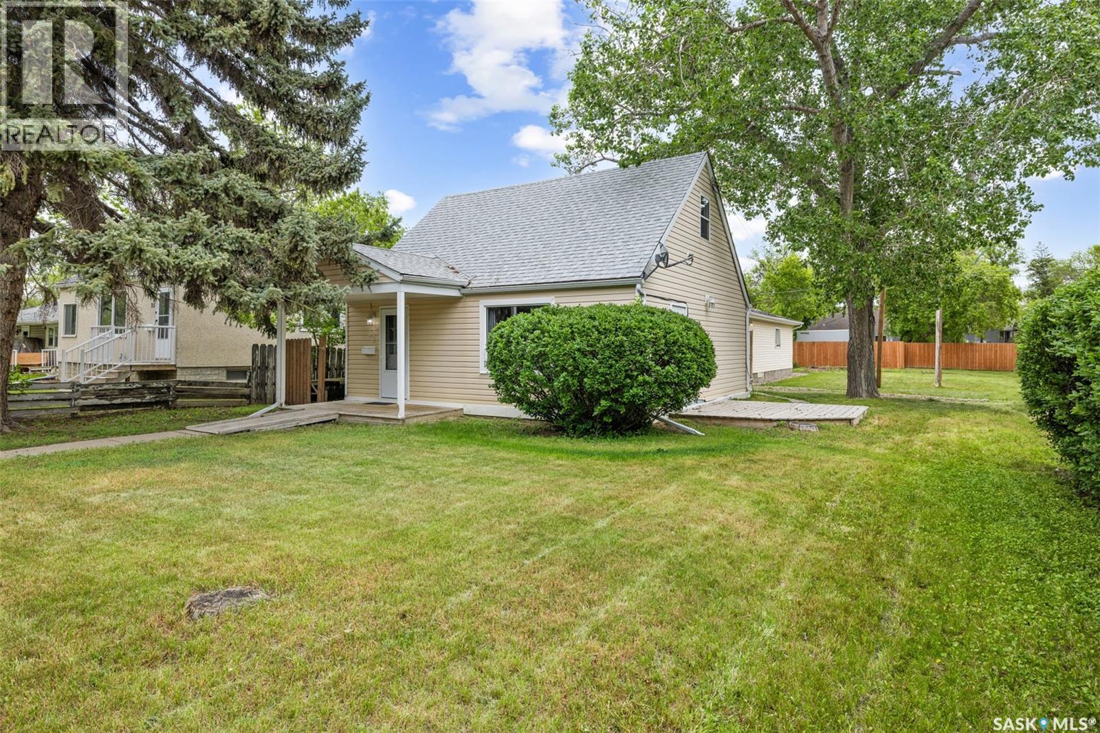 33 Merritt Crescent Property Photo 2