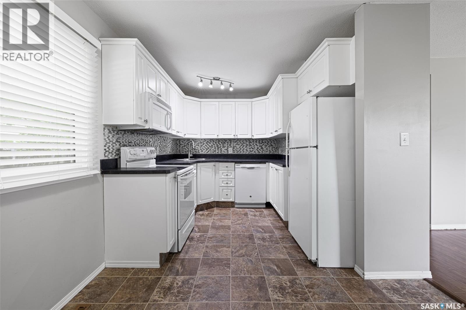 33 Merritt Crescent Property Photo 6
