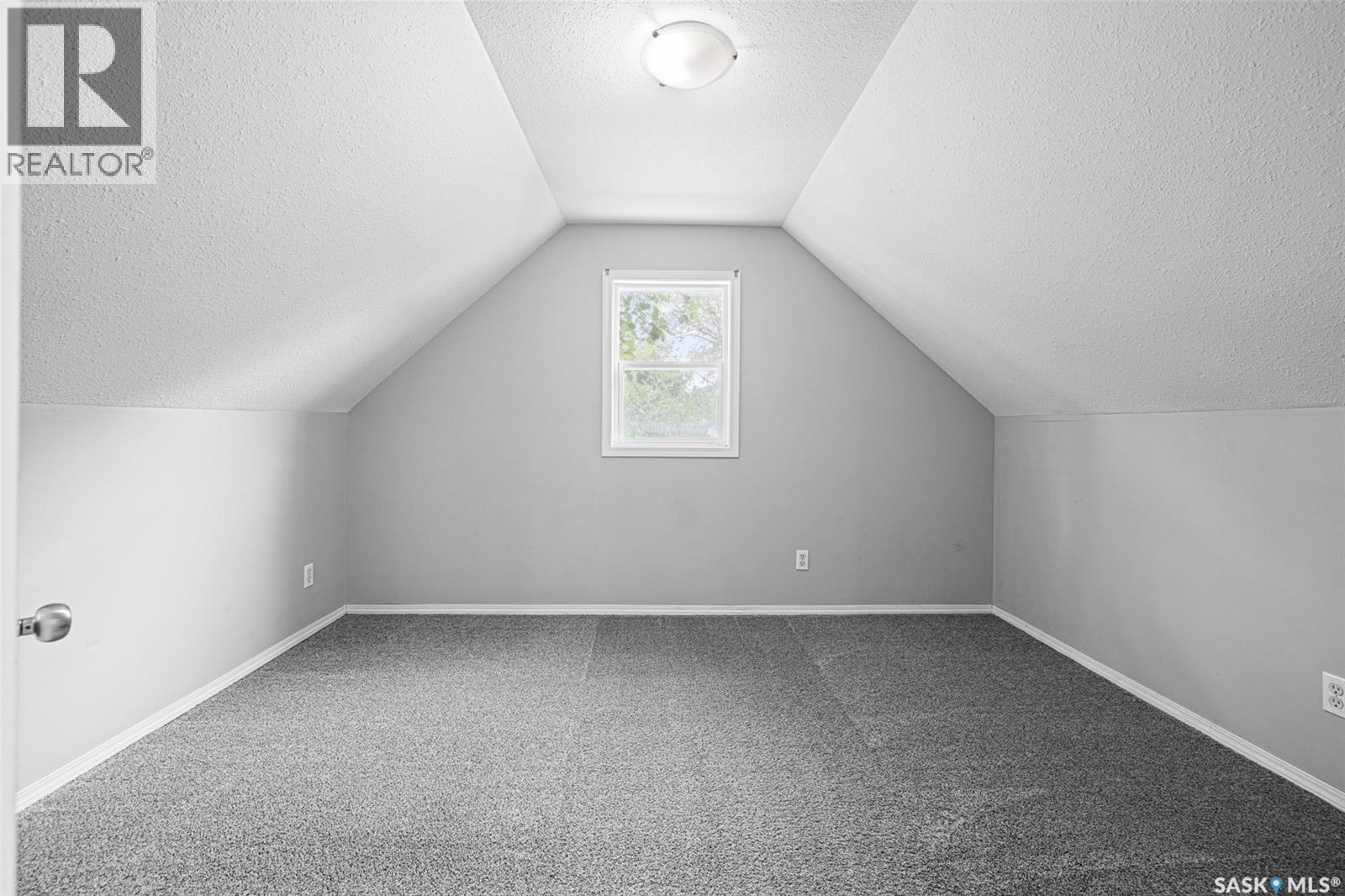 33 Merritt Crescent Property Photo 11
