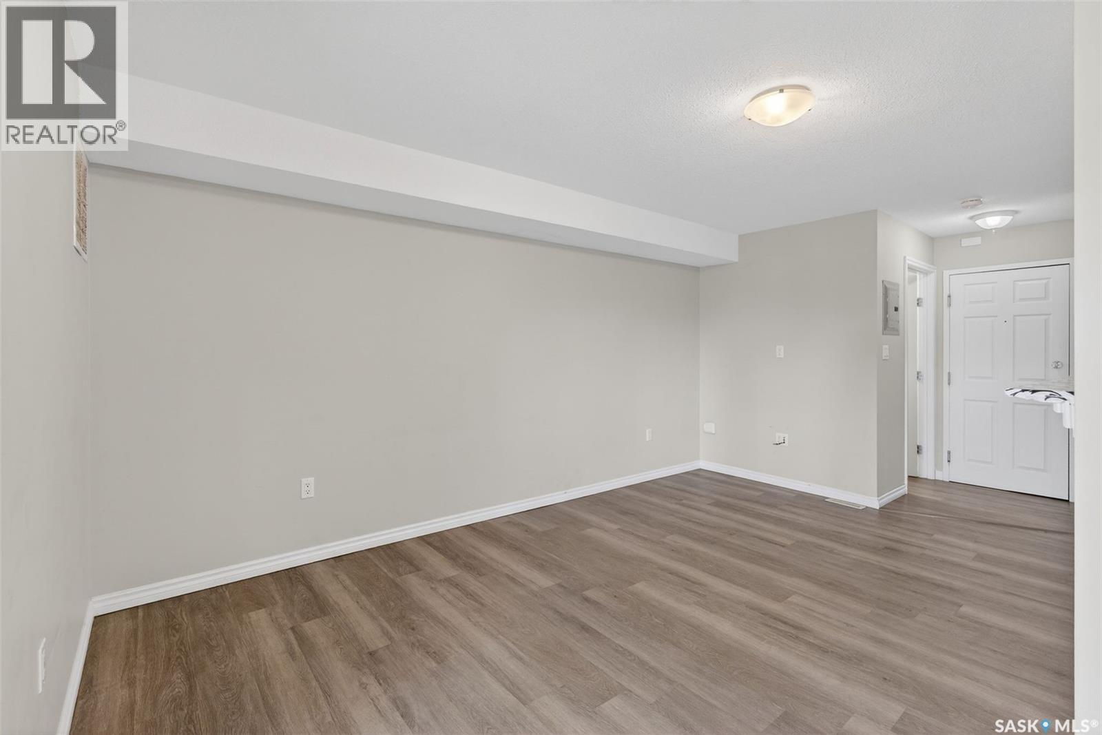 109 515 28th Street E Property Photo 7