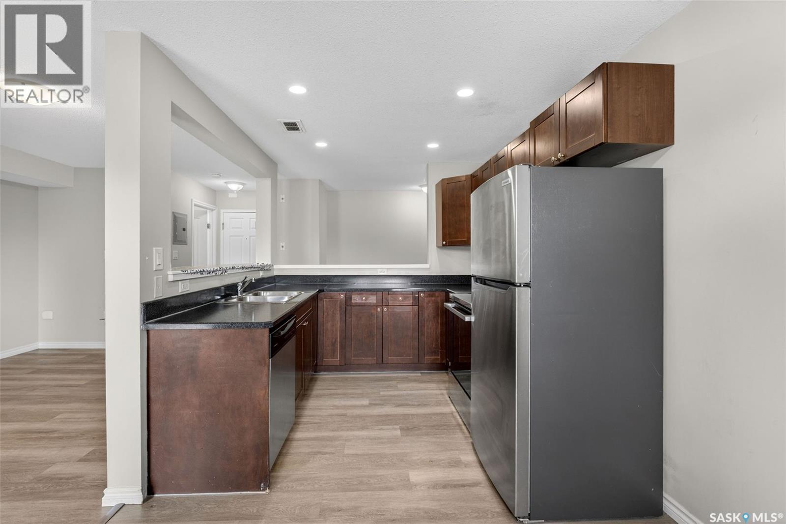 109 515 28th Street E Property Photo 13