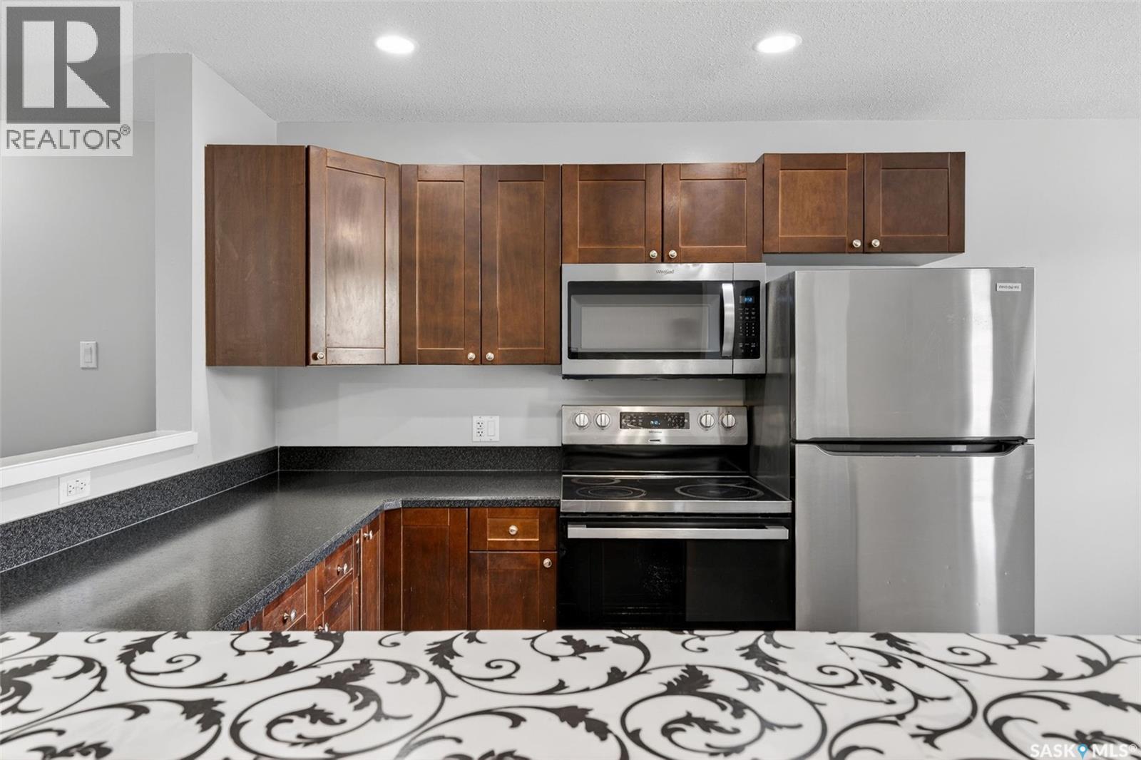 109 515 28th Street E Property Photo 14