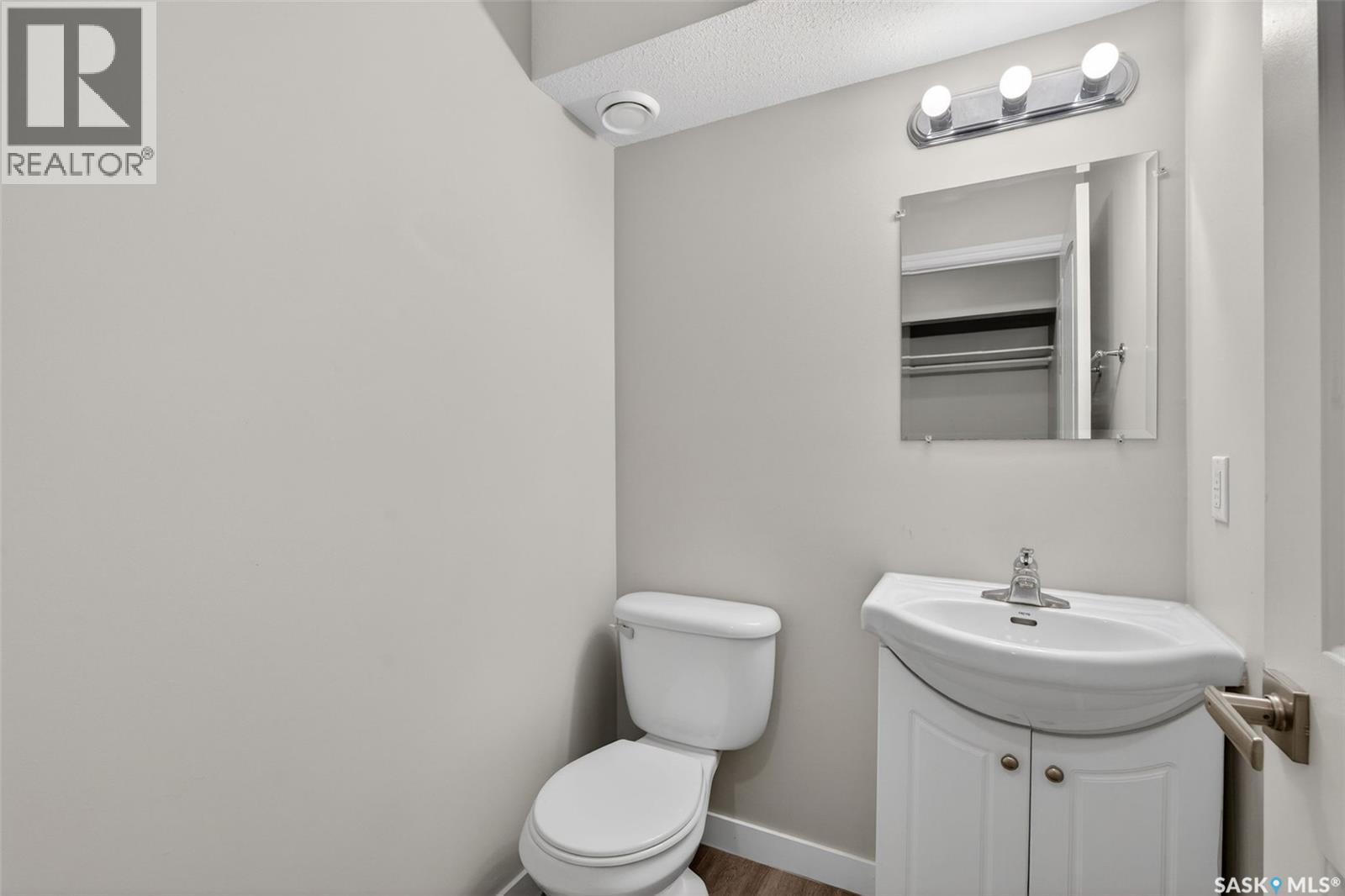 109 515 28th Street E Property Photo 15