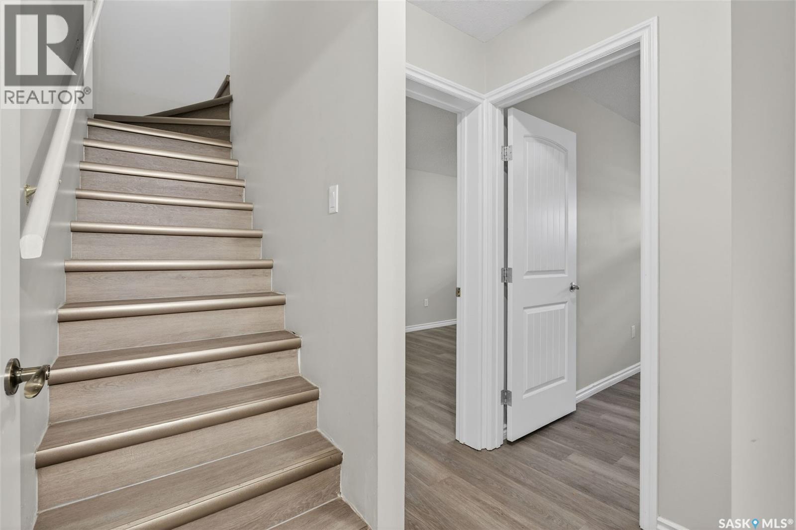 109 515 28th Street E Property Photo 17
