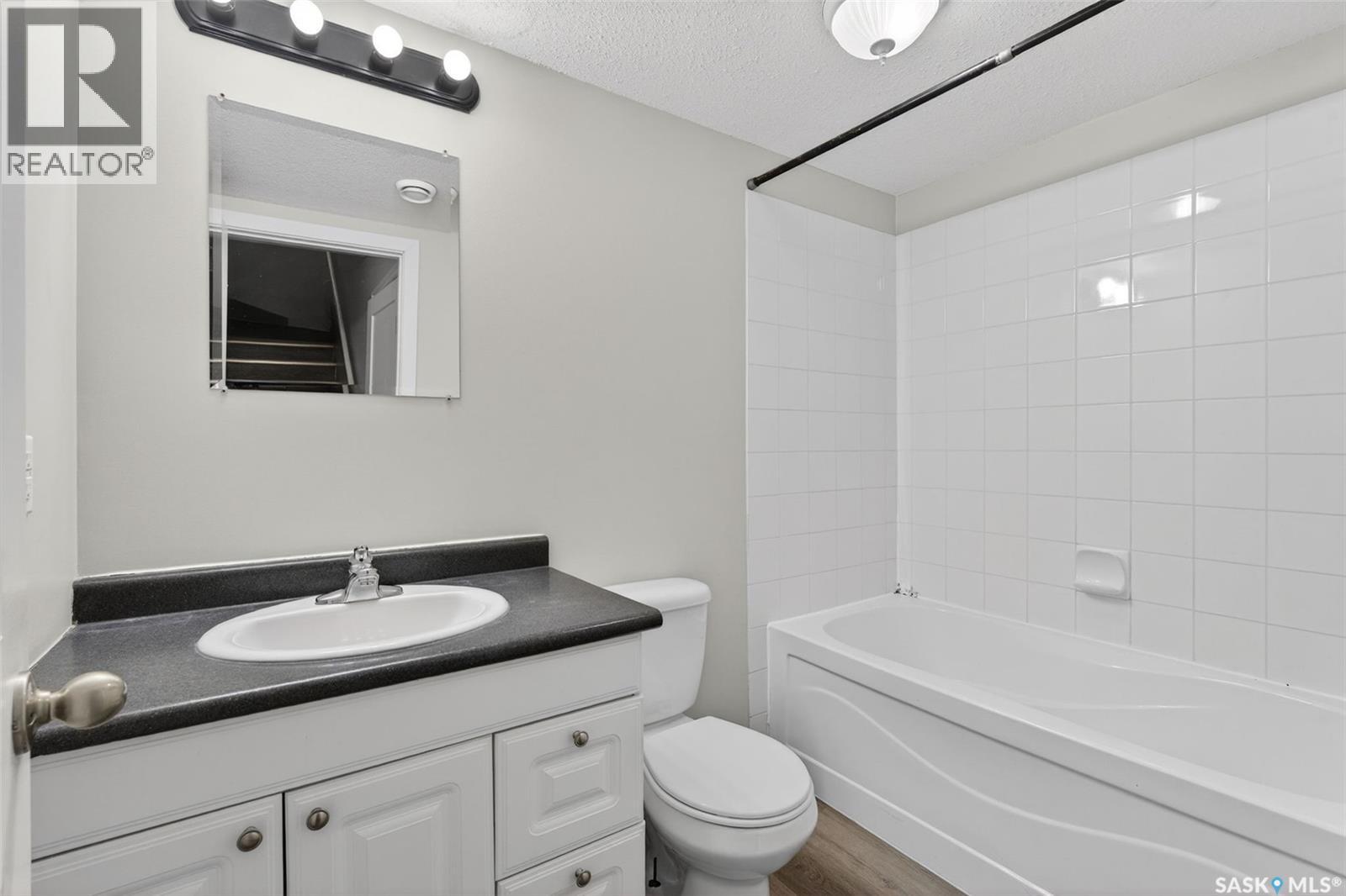 109 515 28th Street E Property Photo 18