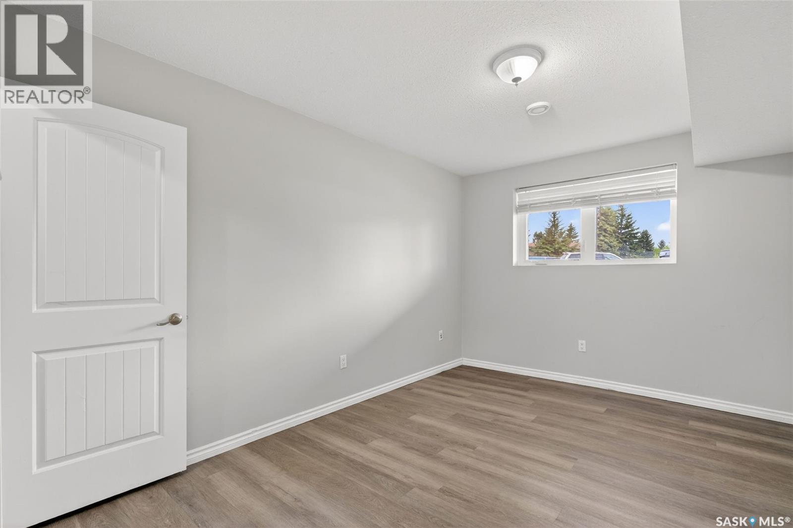 109 515 28th Street E Property Photo 20