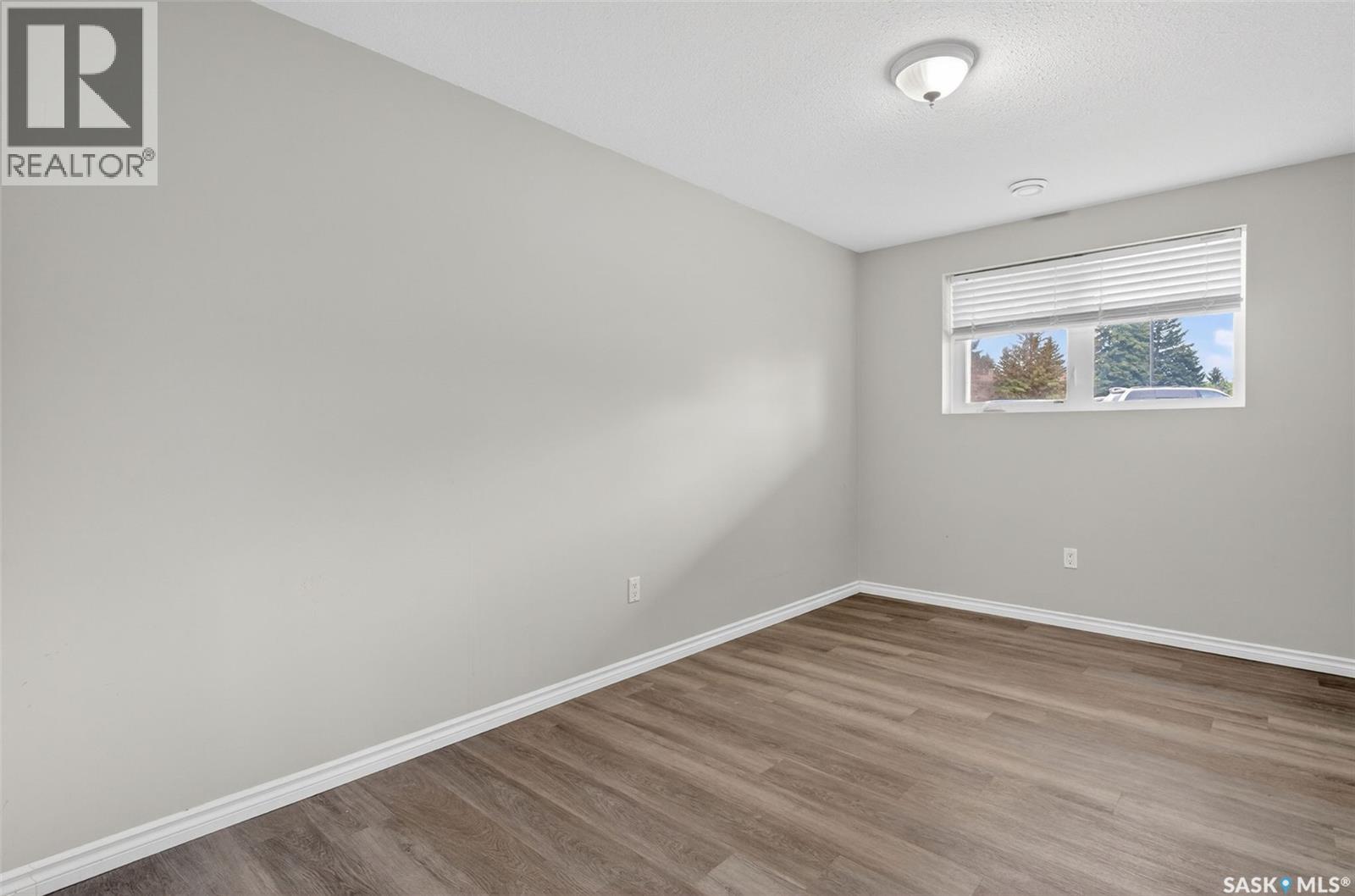 109 515 28th Street E Property Photo 23