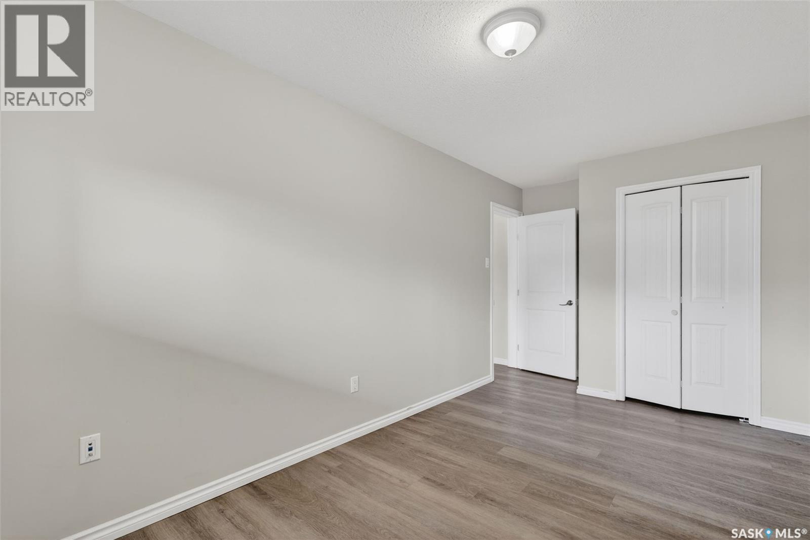 109 515 28th Street E Property Photo 24