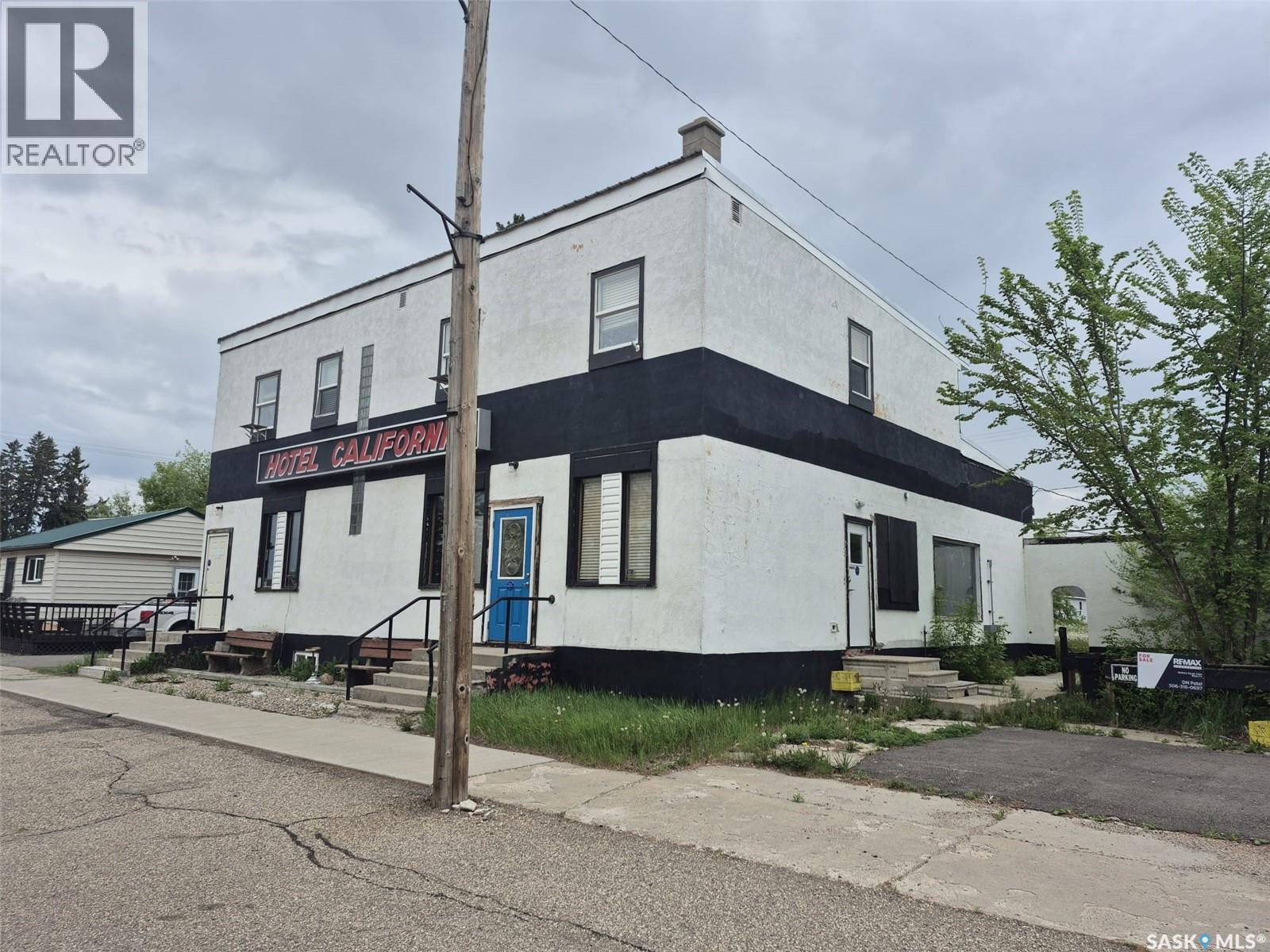 307 Railway Avenue Property Photo 1