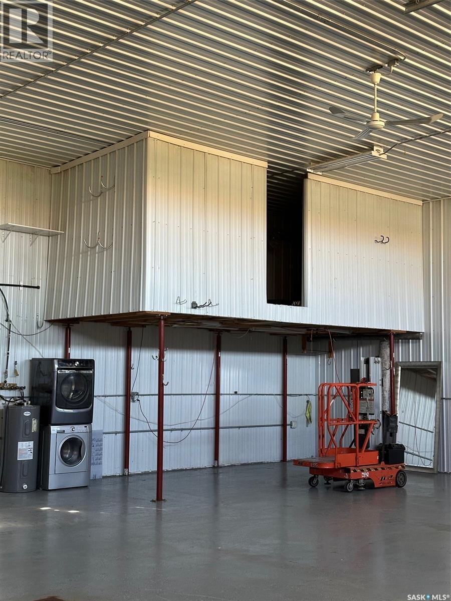 5 109 Industrial Drive Property Photo 4