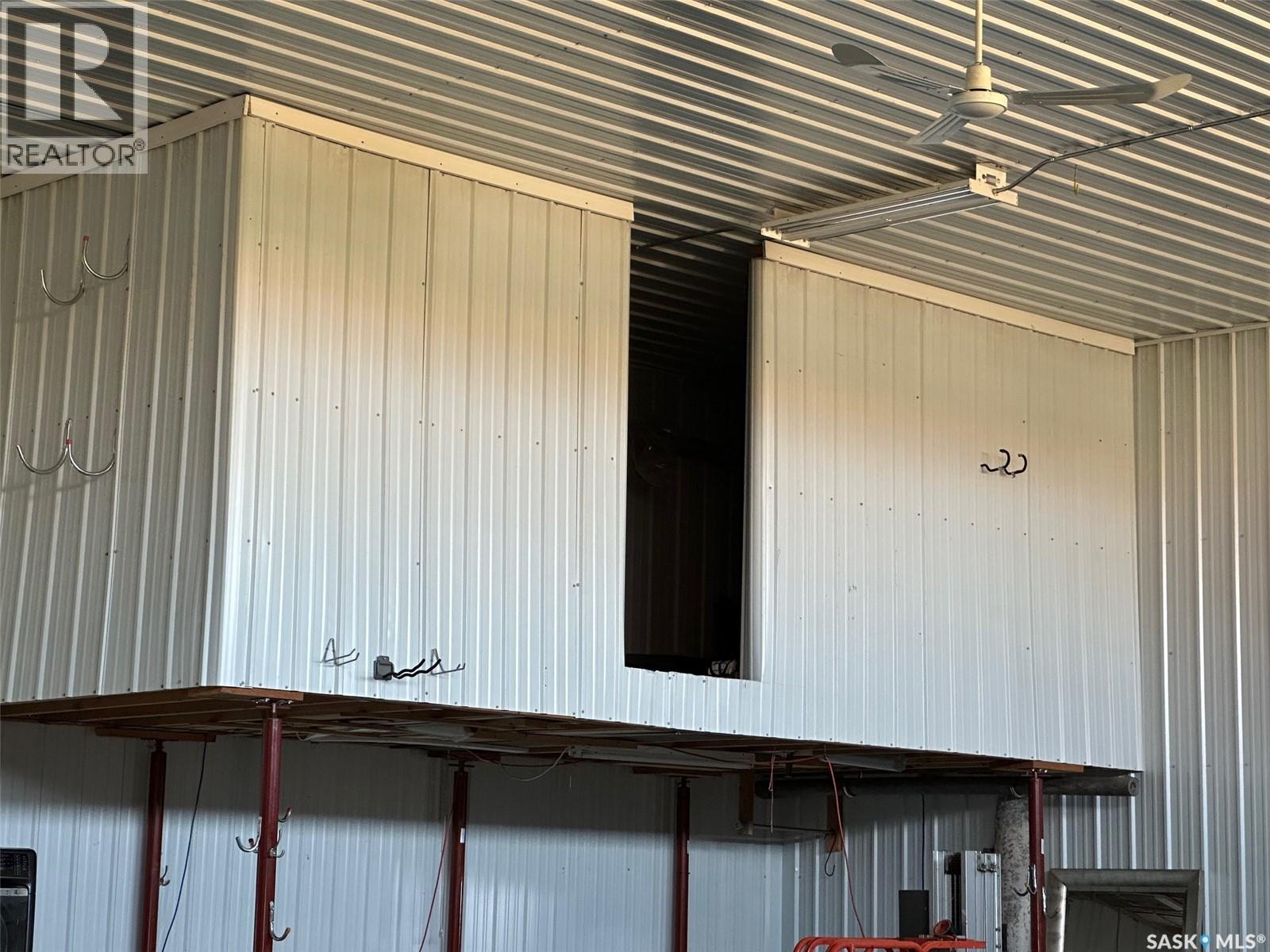5 109 Industrial Drive Property Photo 5