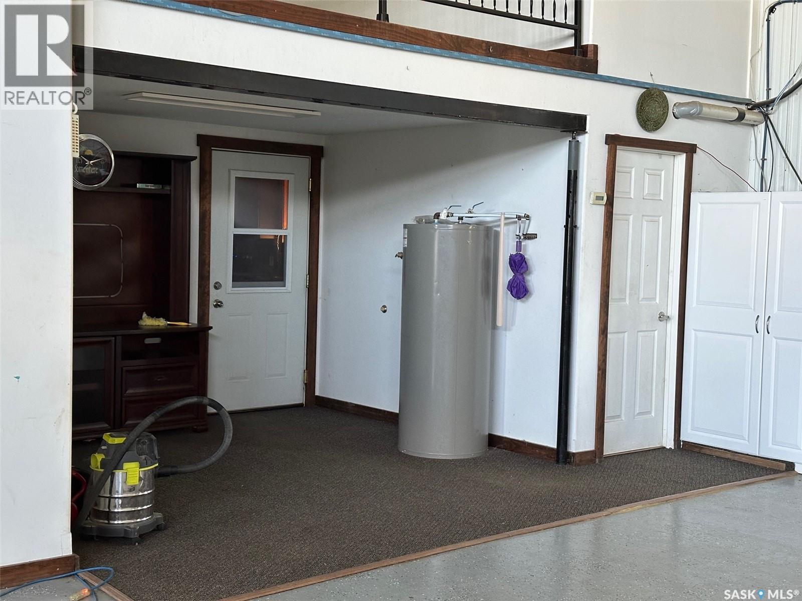 5 109 Industrial Drive Property Photo 7