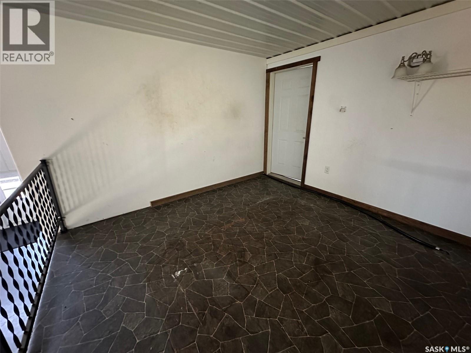 5 109 Industrial Drive Property Photo 38