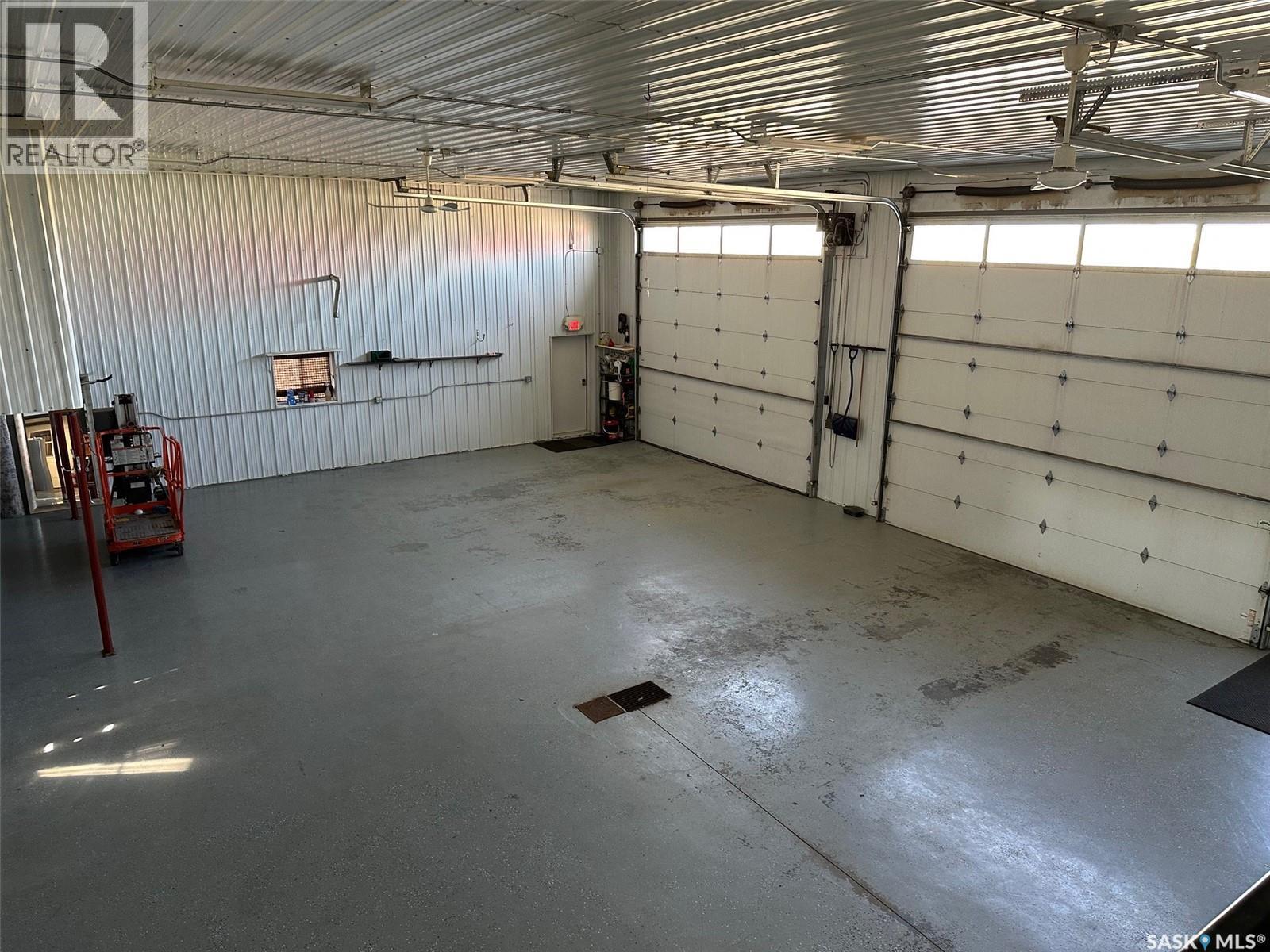 5 109 Industrial Drive Property Photo 39