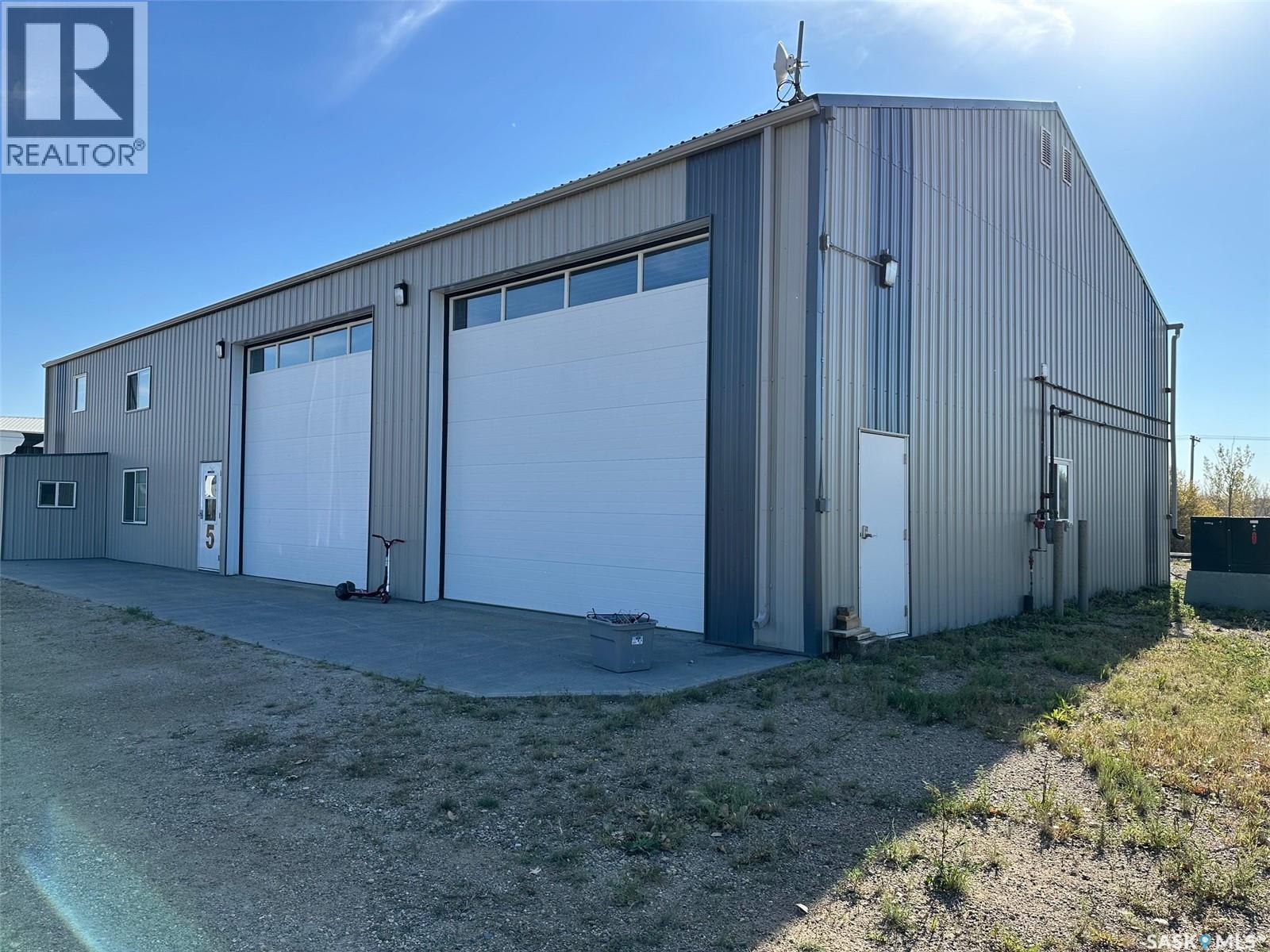 5 109 Industrial Drive Property Photo 40