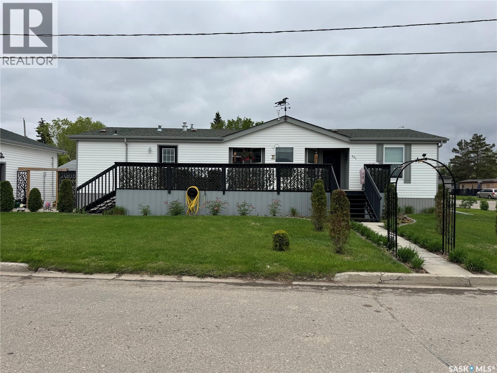301 Tesky Crescent Photo de la propriété 1
