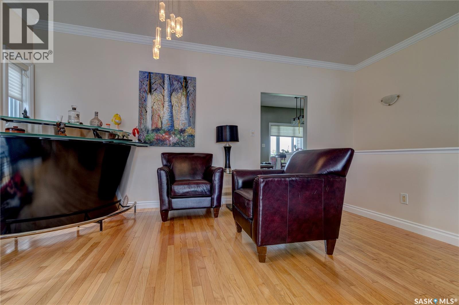 3511 Bishop Crescent E Property Photo 11