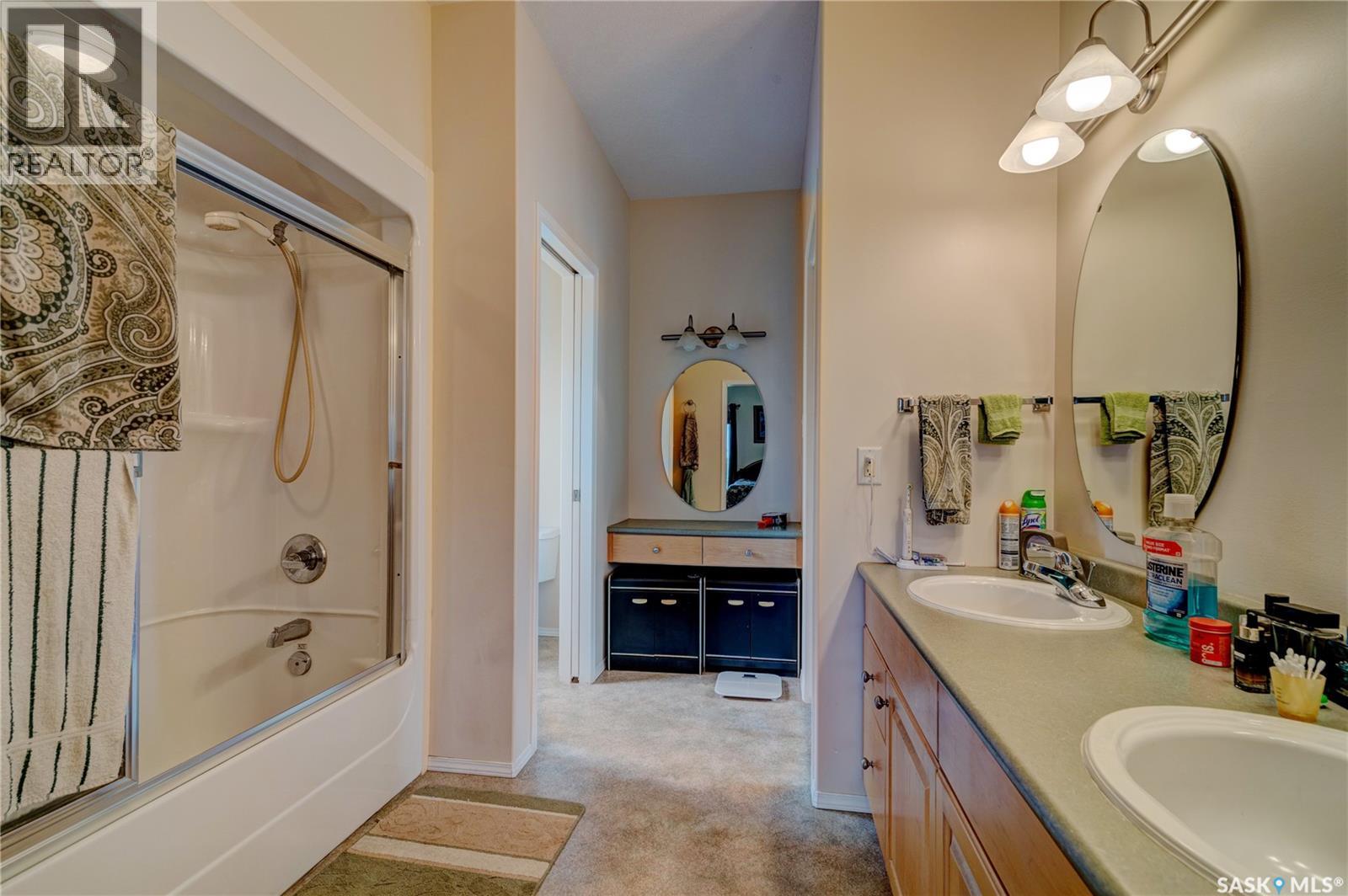 3511 Bishop Crescent E Property Photo 20