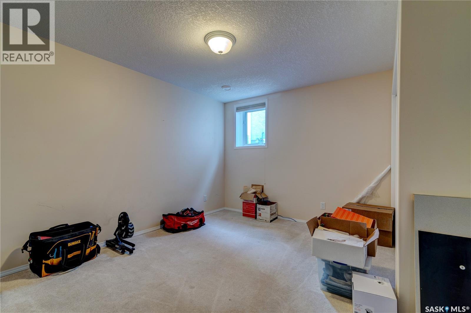 3511 Bishop Crescent E Property Photo 30