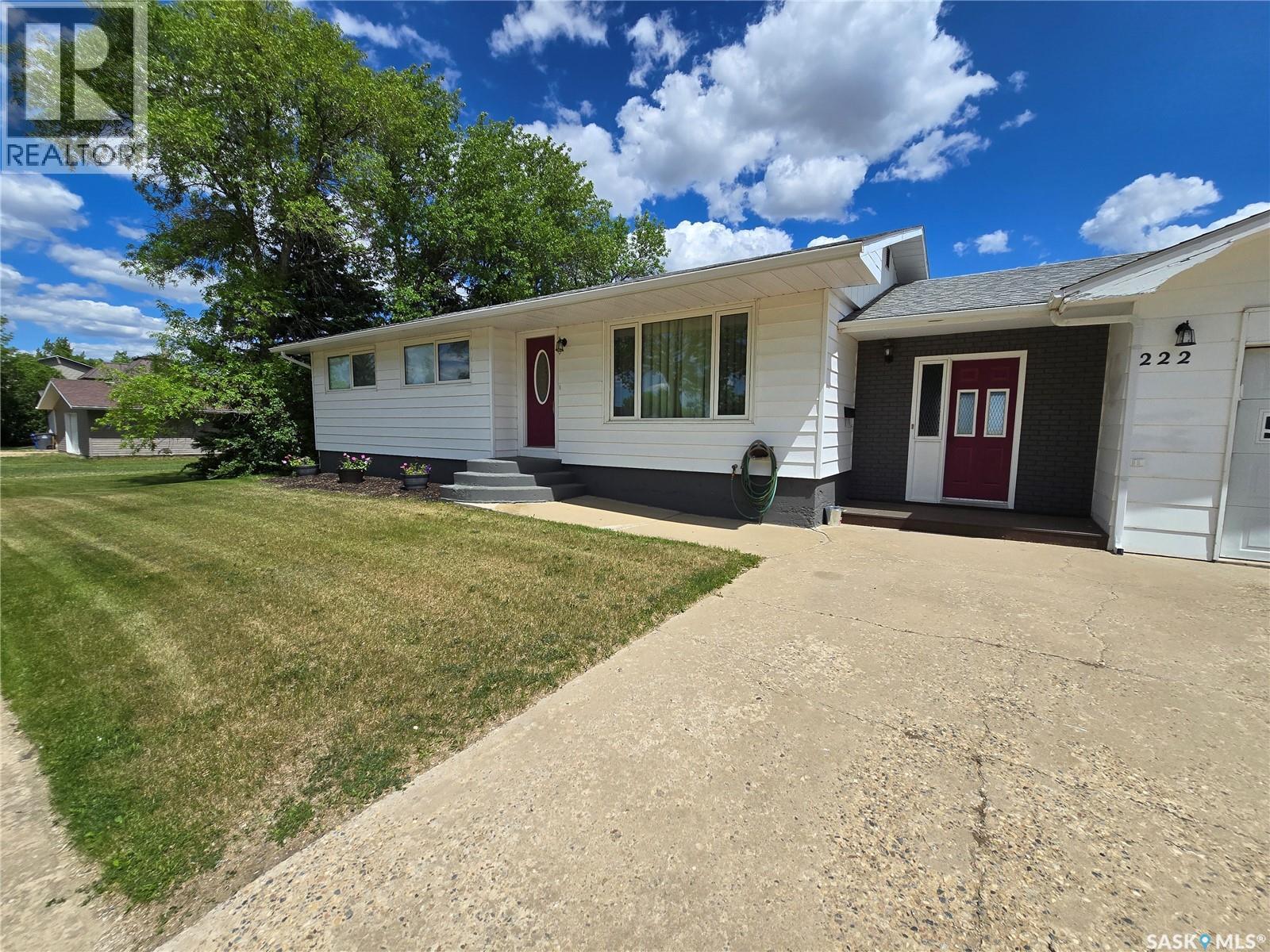222 Torbay Street Property Photo 3