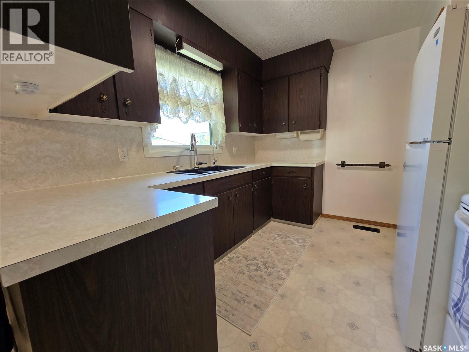 222 Torbay Street Property Photo 5