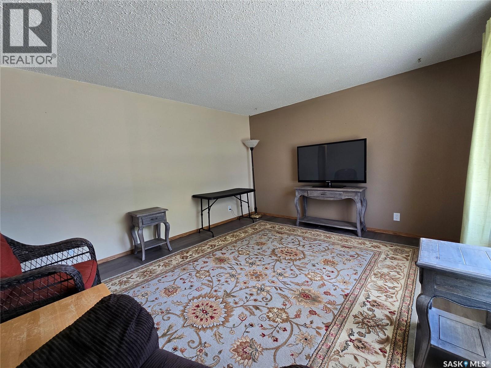 222 Torbay Street Property Photo 8