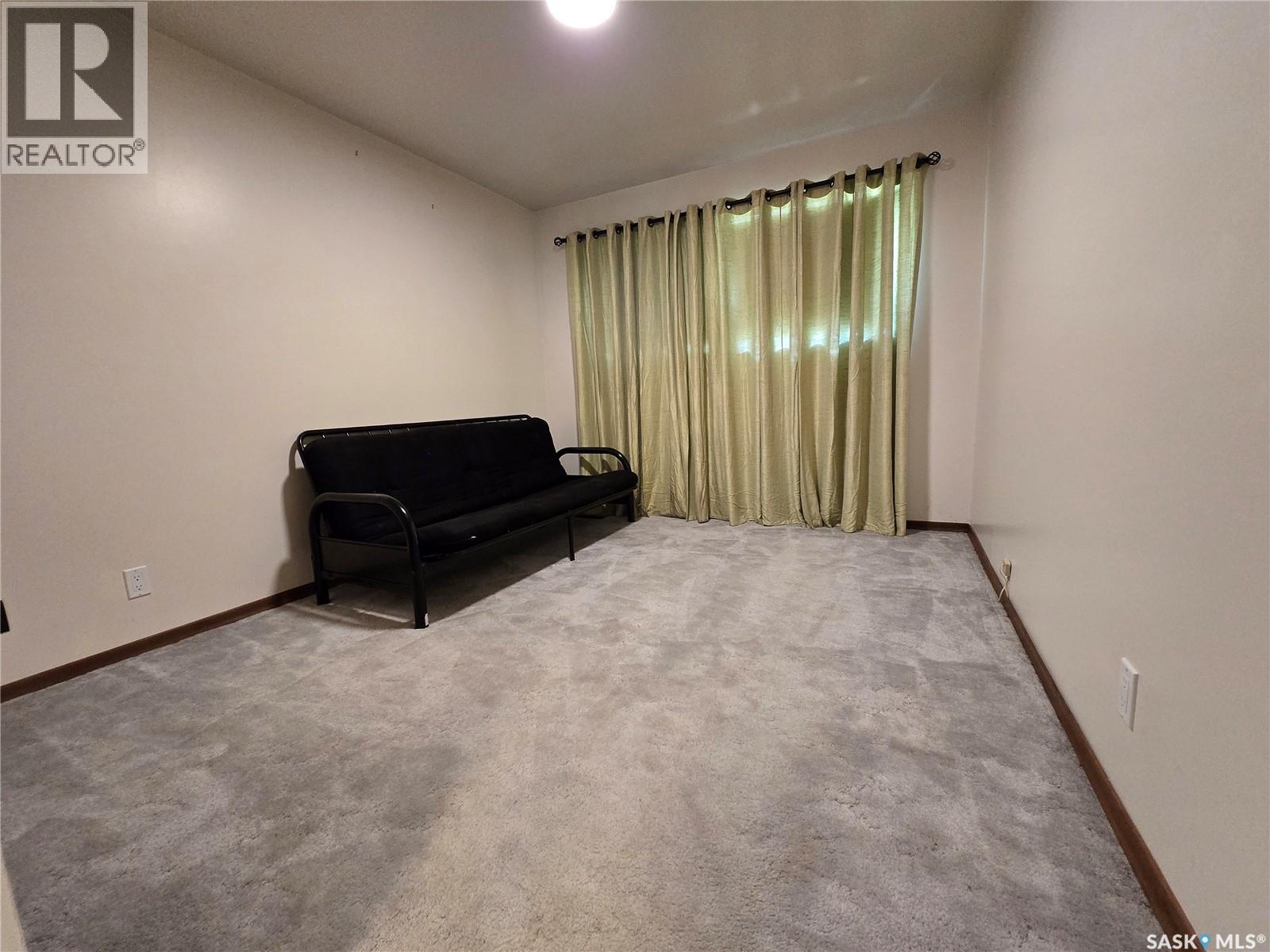 222 Torbay Street Property Photo 10