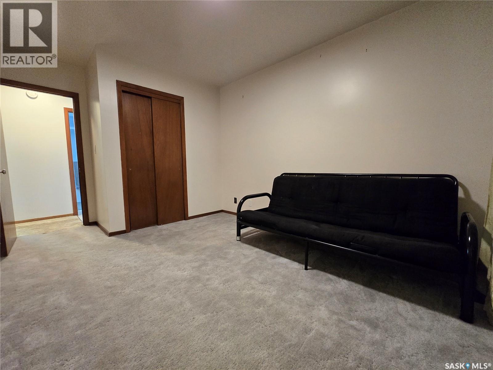 222 Torbay Street Property Photo 11