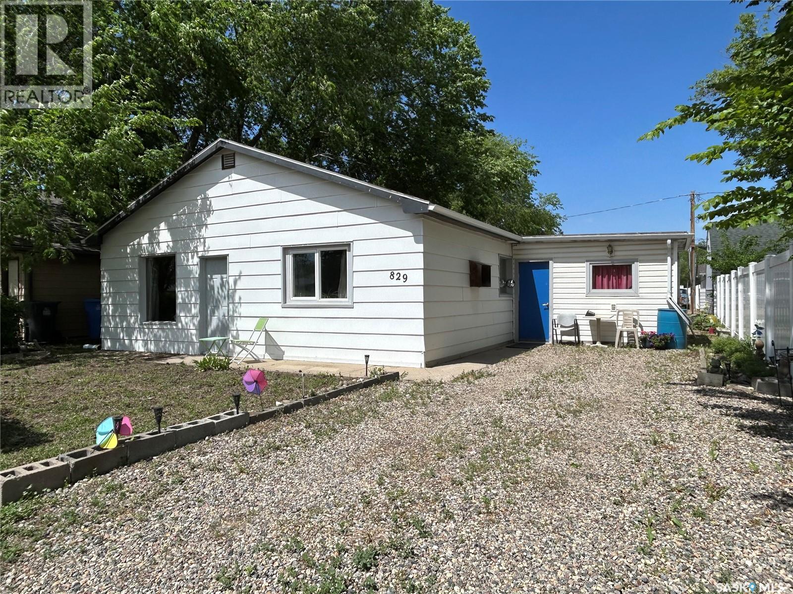 829 King Street Property Photo 1
