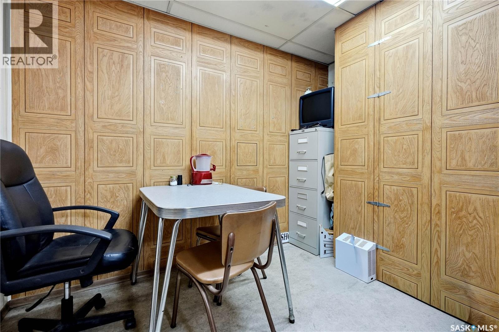 110 Main Street N Property Photo 22