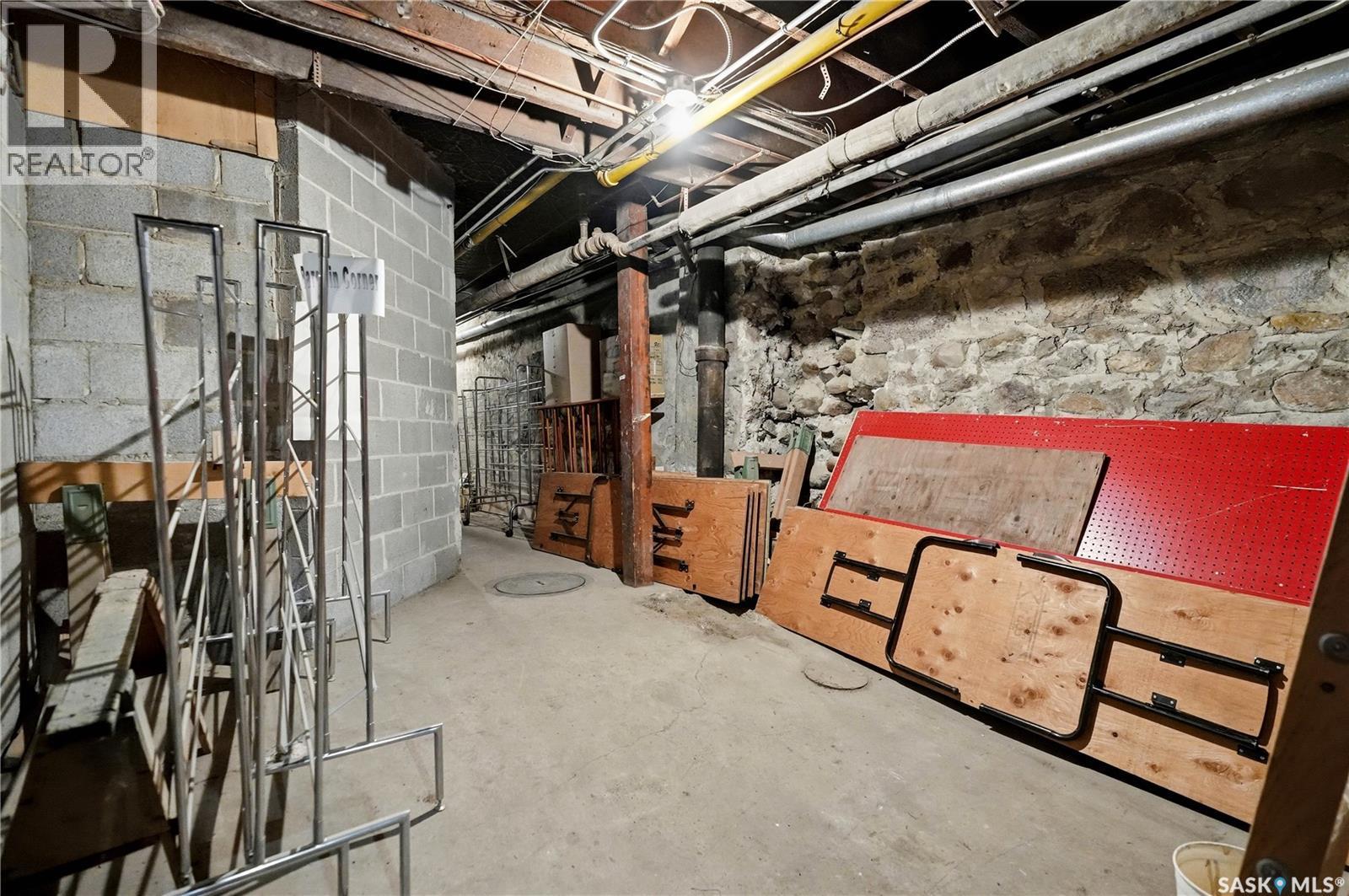 110 Main Street N Property Photo 29