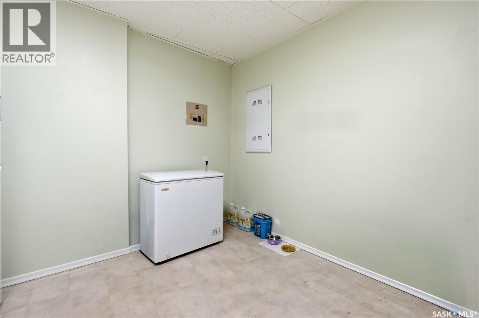 110 Main Street N Property Photo 68
