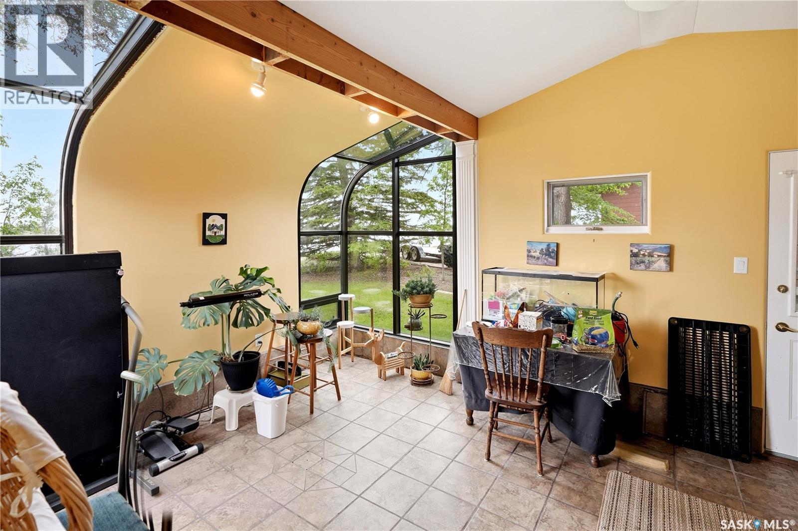 21 Pelican Street W Property Photo 20