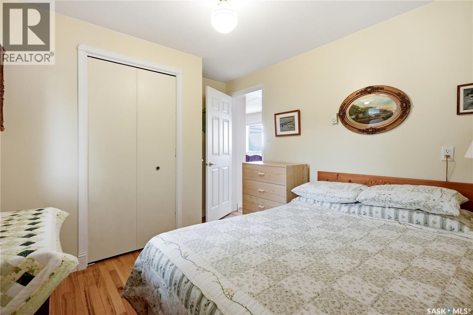 21 Pelican Street W Property Photo 24