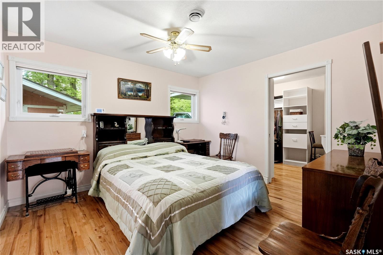 21 Pelican Street W Property Photo 28