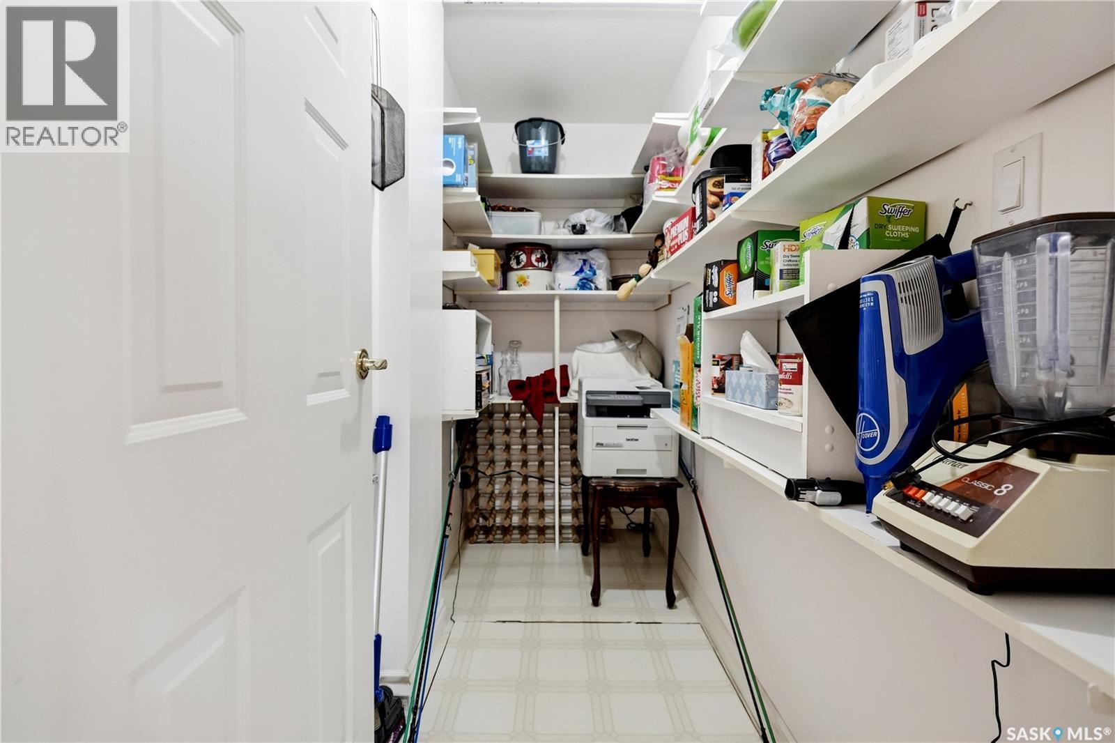 21 Pelican Street W Property Photo 33