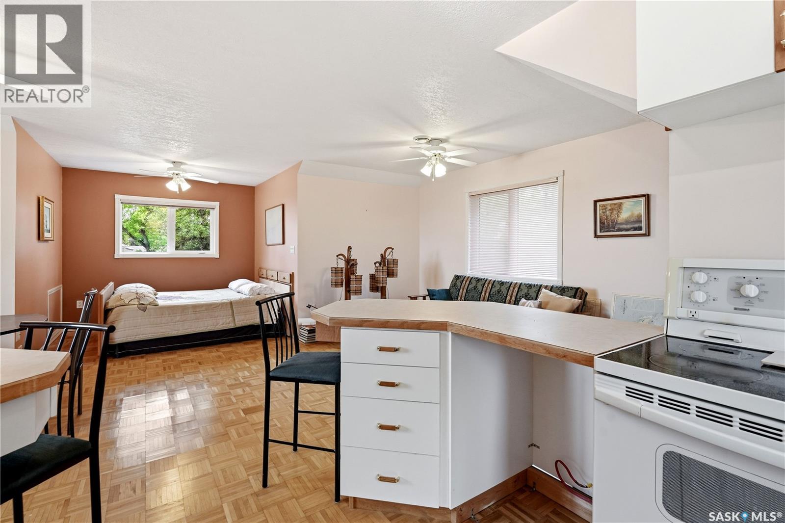 21 Pelican Street W Property Photo 41