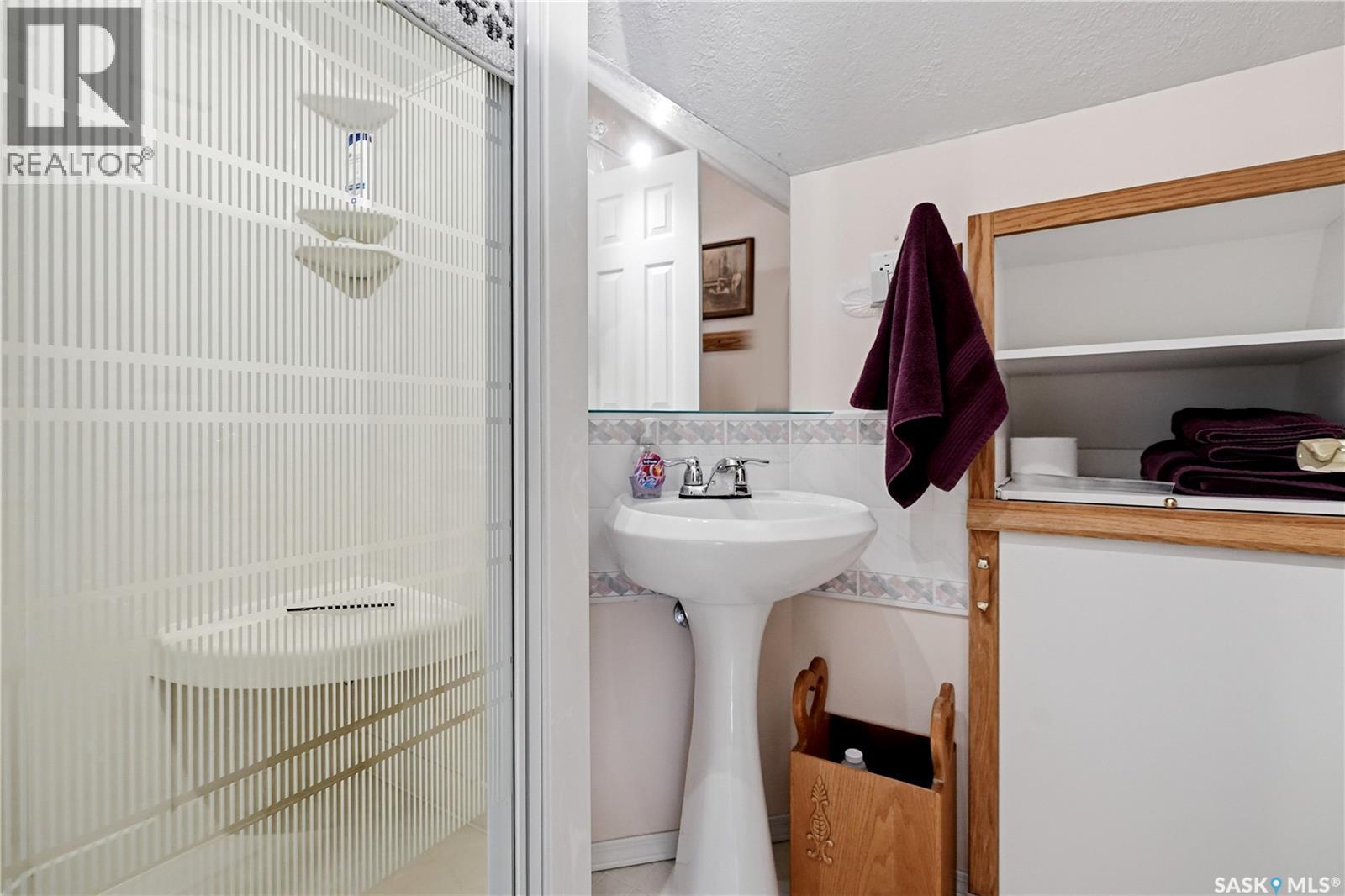 21 Pelican Street W Property Photo 46