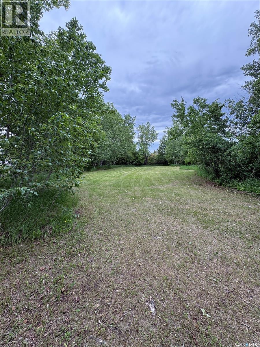 307-309- 311 Third Avenue E Property Photo 4