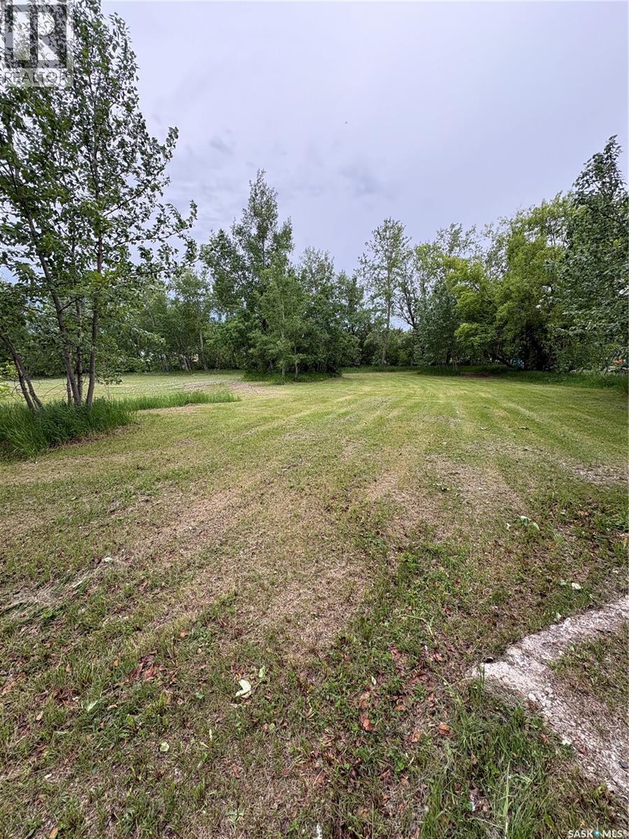 307-309- 311 Third Avenue E Property Photo 7