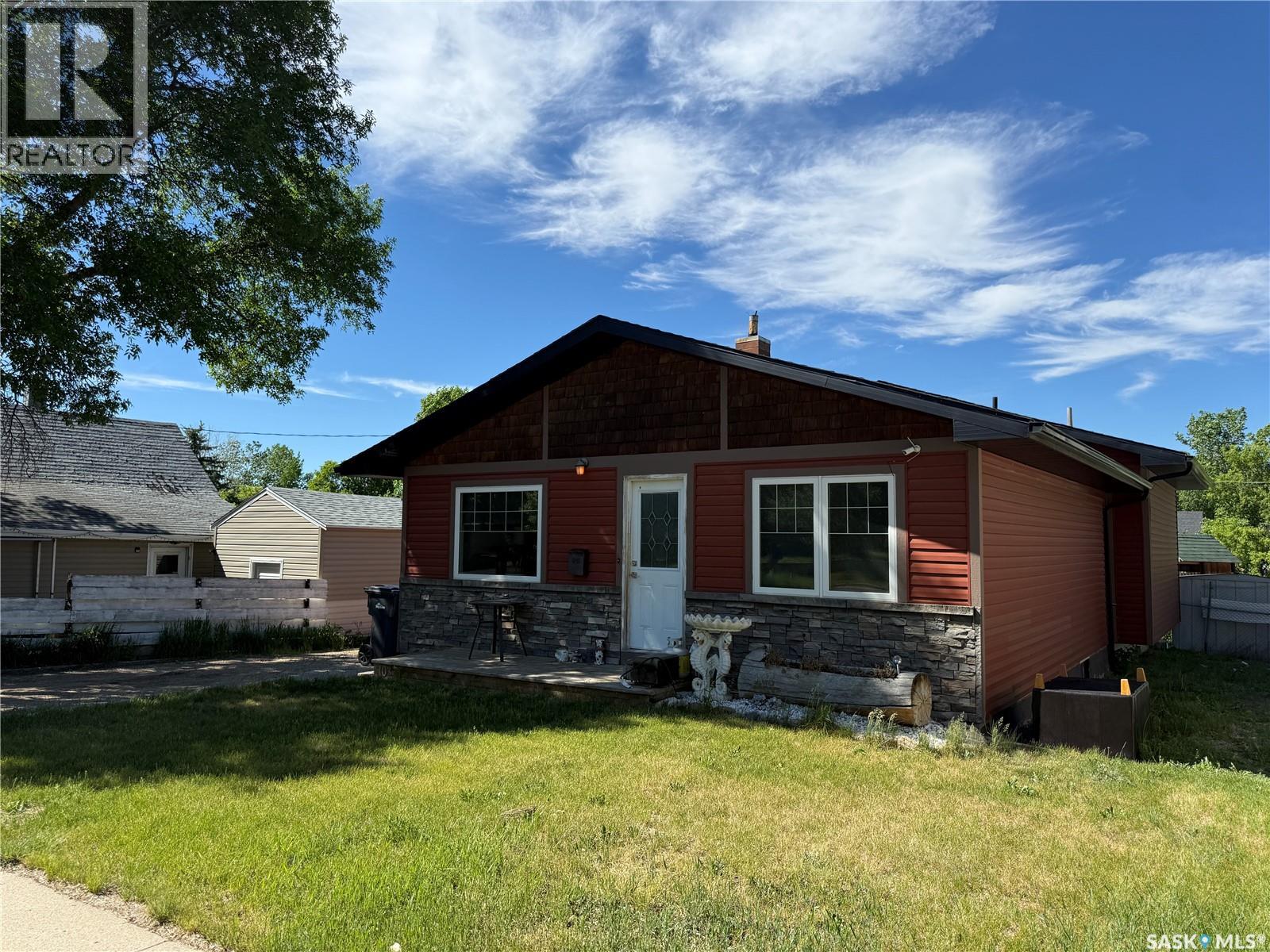 103 4th Avenue Se Property Photo 1